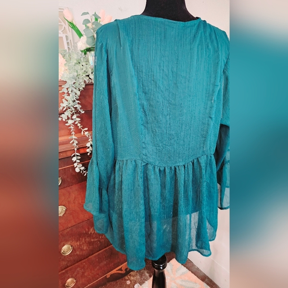Emerald green Torrid sheer longsleeved top sz 3 - Picture 6 of 9